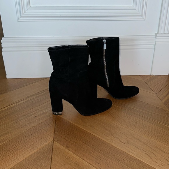 Michael Kors black suede booties, size 8,5, 2,5 inches heel (inside) - Picture 2 of 5